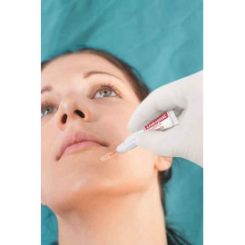 colle-cutanee-leukoplast-skin-adhesive-1