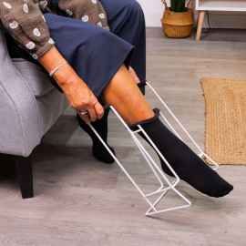 enfile-bas-pour-personnes-agees